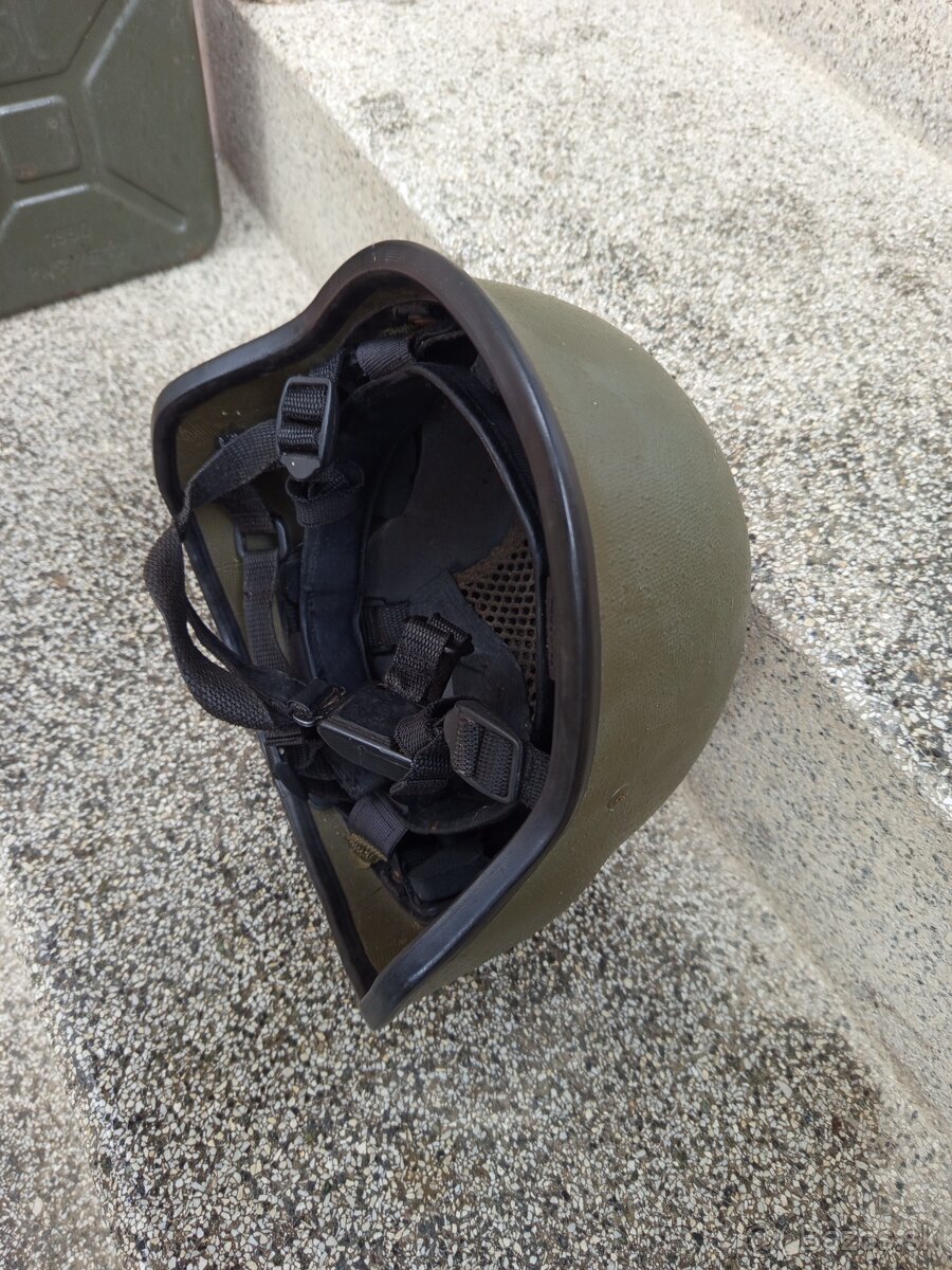 Kevlarova prilba - 3