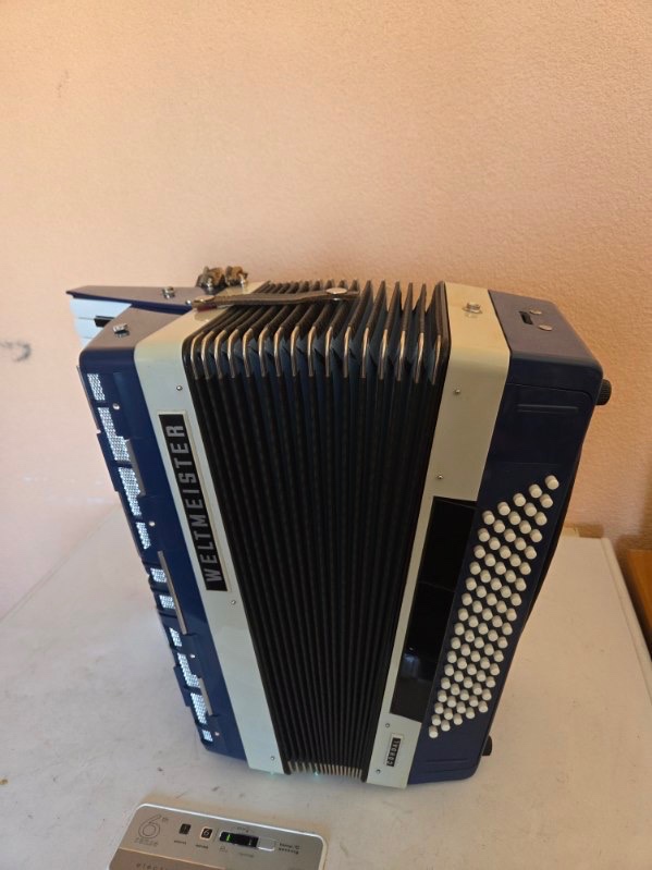 Predám akordeón Weltmeister - 3