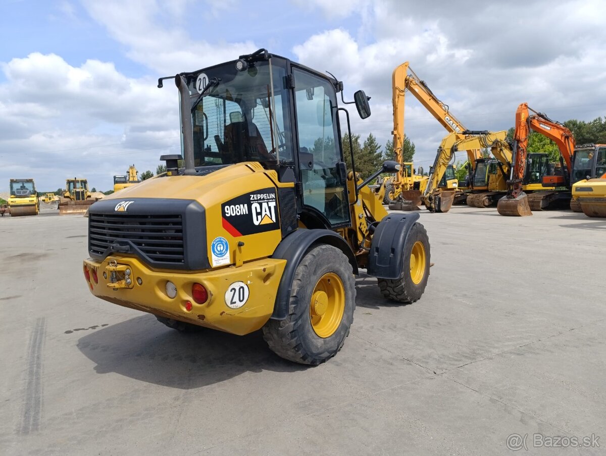 Čelní nakládač CAT 908 M - 3