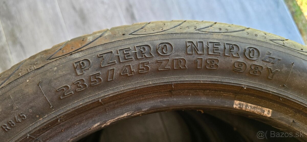 Pneu 235/45/R18 Pirelli P Zero Nero - 3