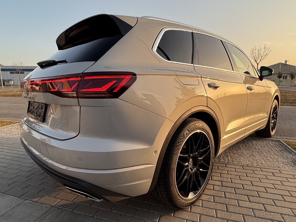 VW Touareg 3.0 TDI 4x4 DSG 2024, 26tis.km, IQ LED, DCC, ACC