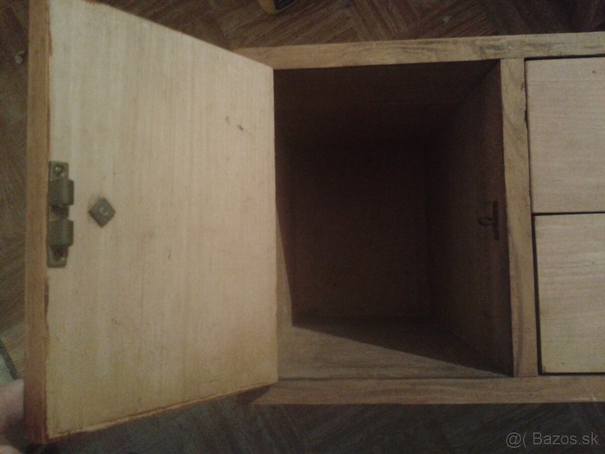 Stary retro nabytok - 3