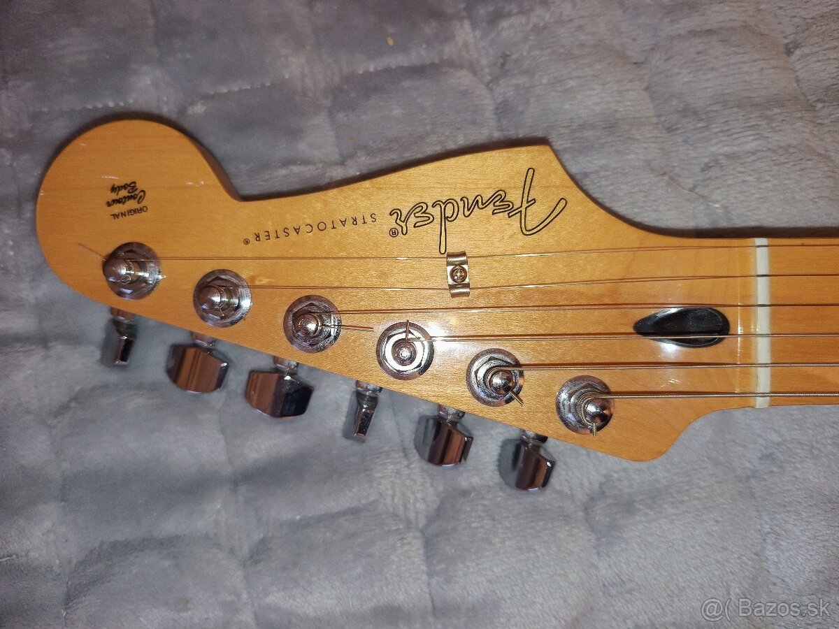 Fender Stratocaster - 3