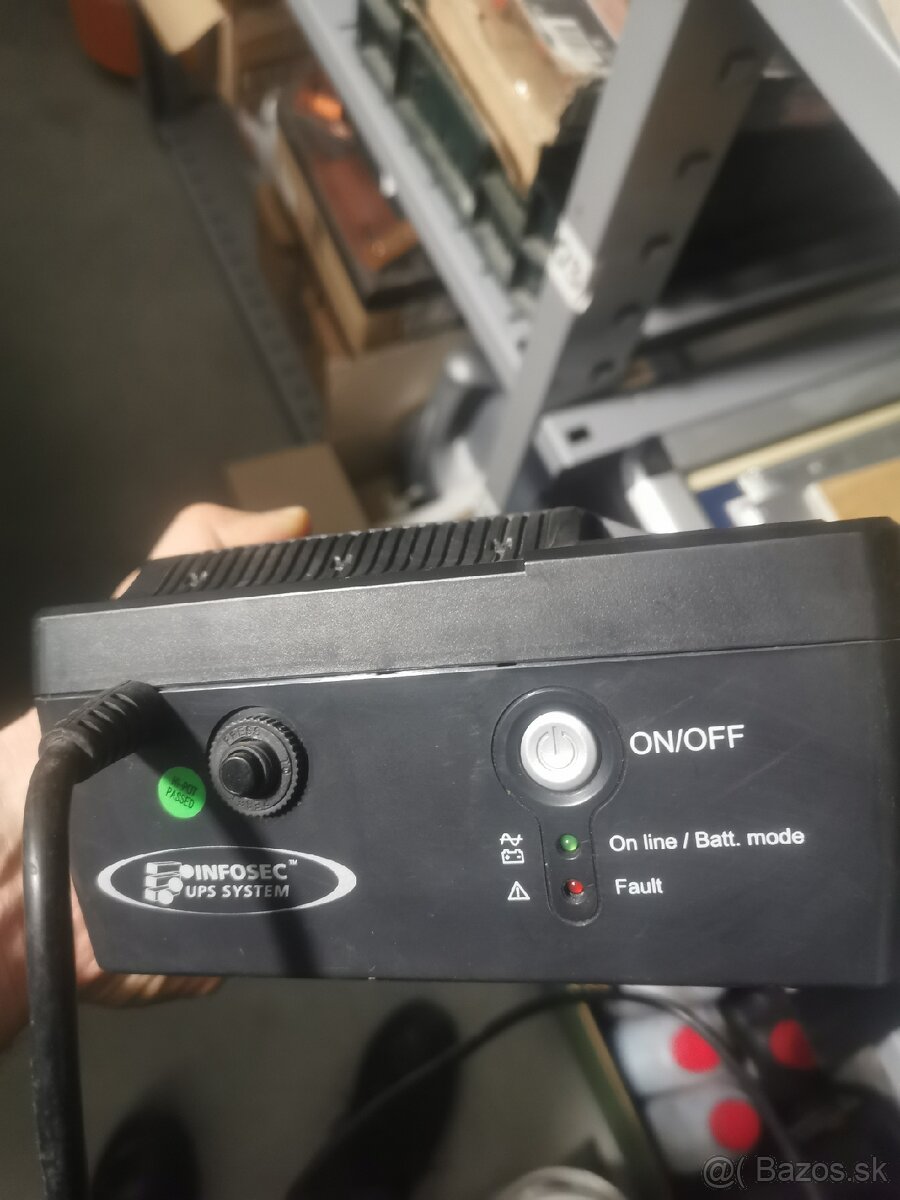 Kompaktný záložný zdroj UPS - 3