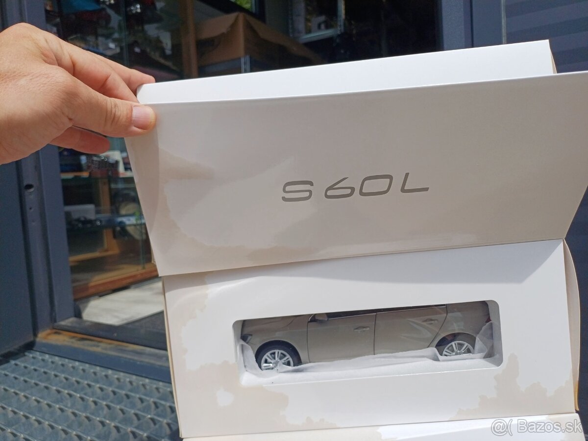 MODELY VOLVO v poškodených obaloch - 3