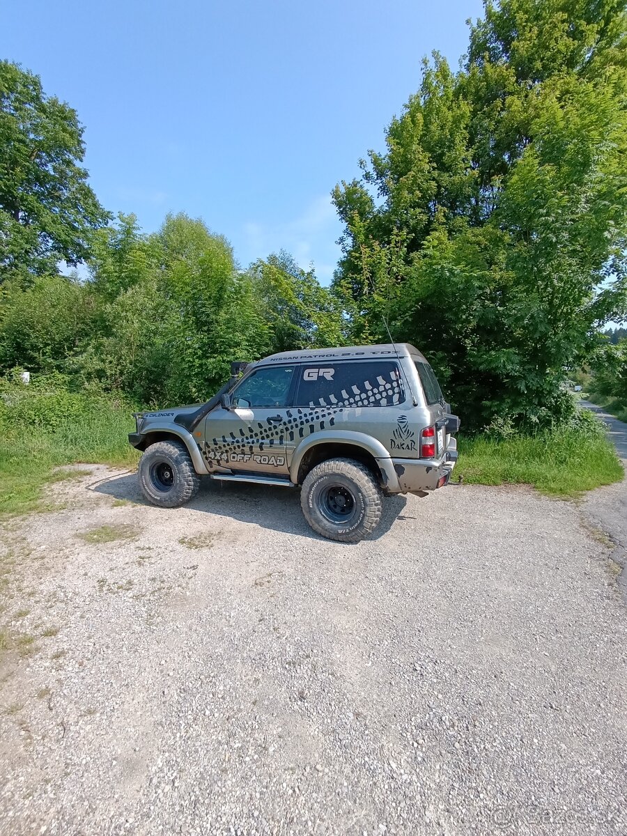 Predám Nissan patrol y61