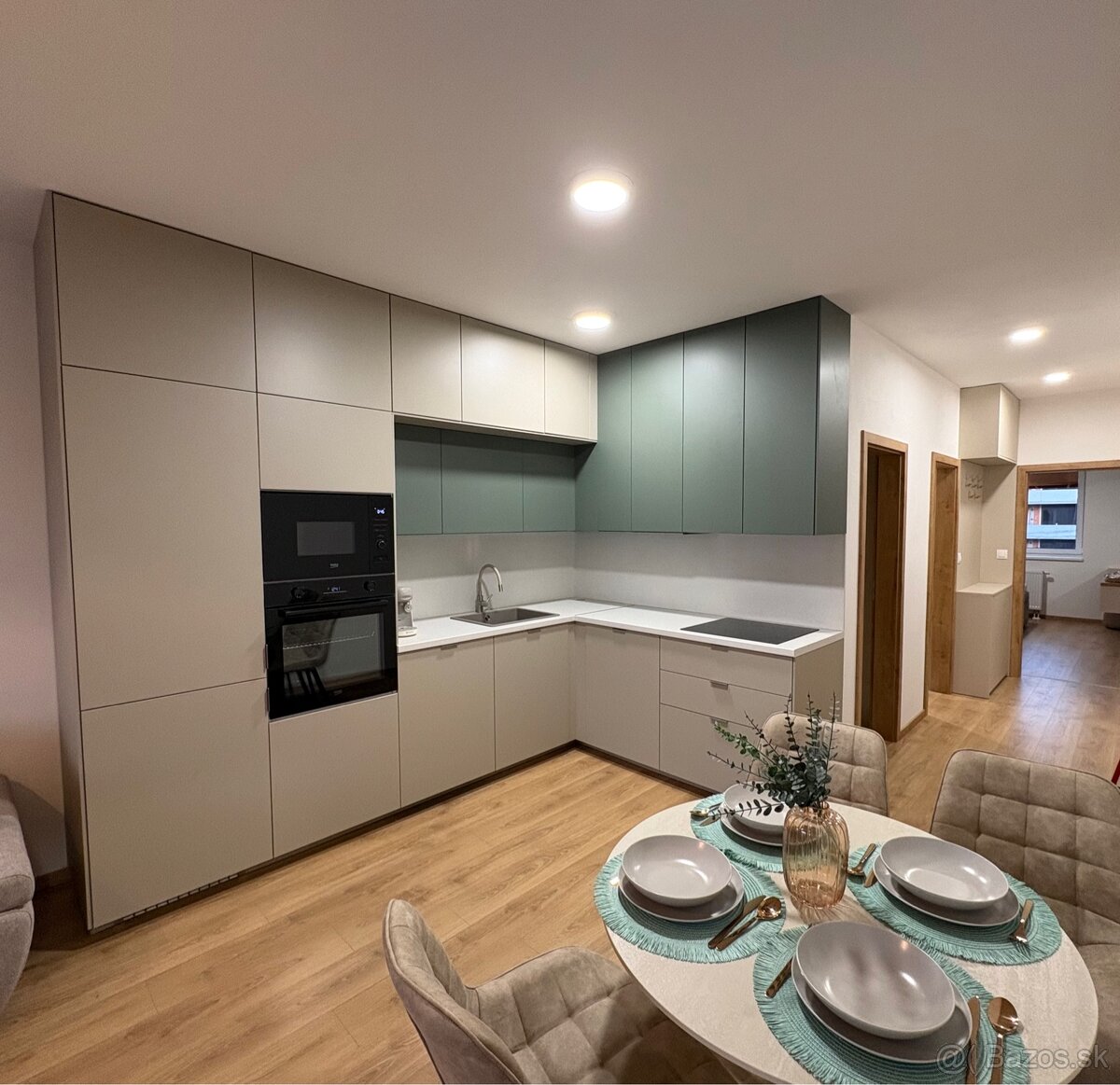 Predám moderný zariadený trojizbový byt v Galante (west) - 3