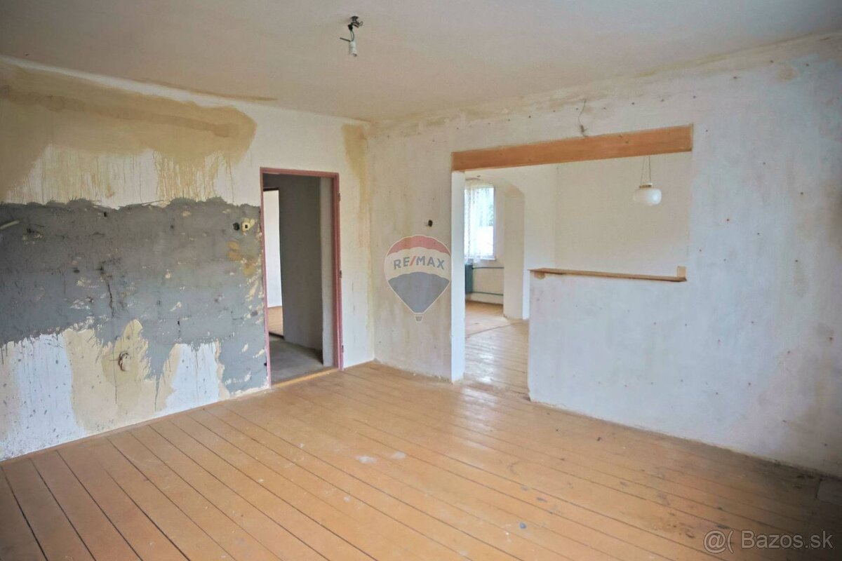 Viacgeneračný rodinný dom s obrovským potenciálom v obci Beň - 3