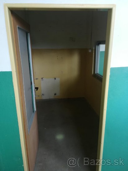 Napenájom sklad, dielňa, prevádzka, výroba v areáli v ZV - 3
