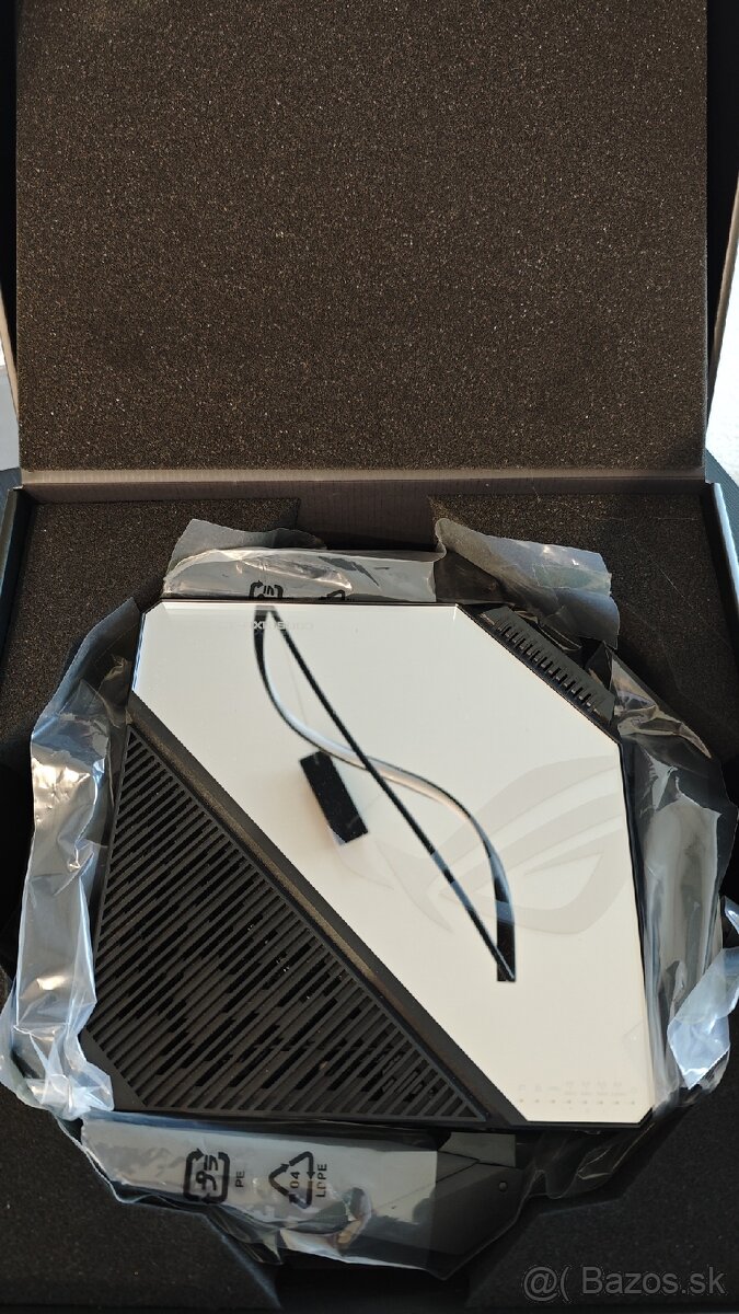 Asus ROG GT-AXE16000 - 3