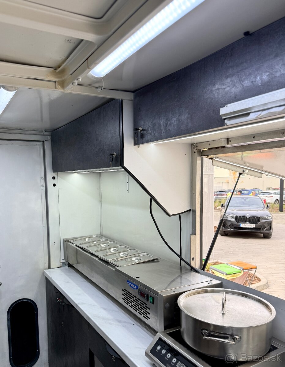 Mercedes-Benz Sprinter Foodtruck - 3