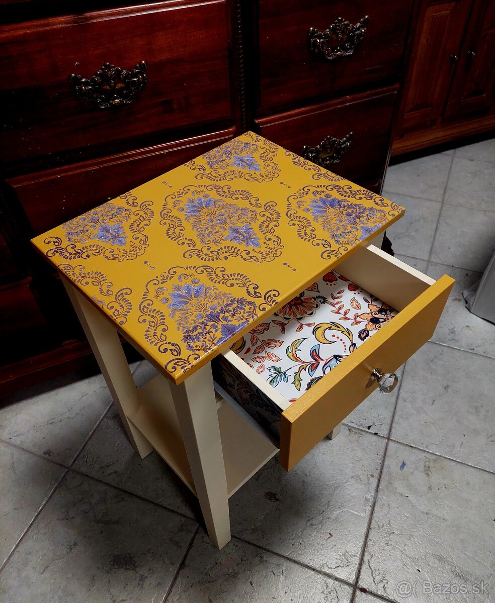 Stolík ručne maľovaný - 3