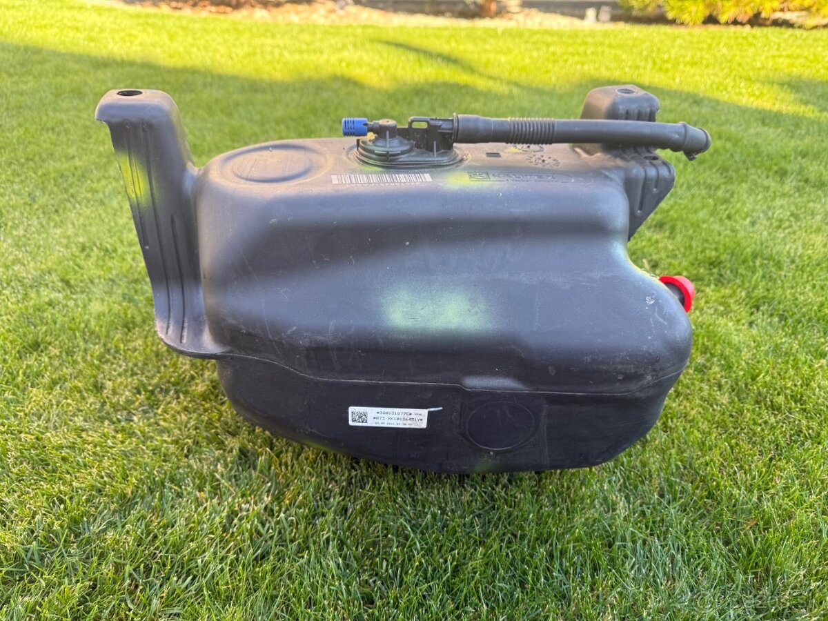 Nádrž AD Blue VW Passat B8 - 3