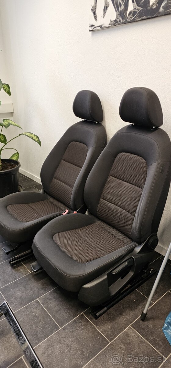 Sedačky audi a4 b8 - 3