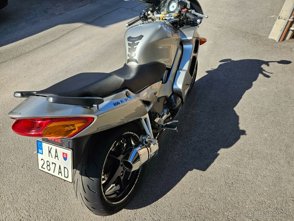 Honda VFR 800fi - 3