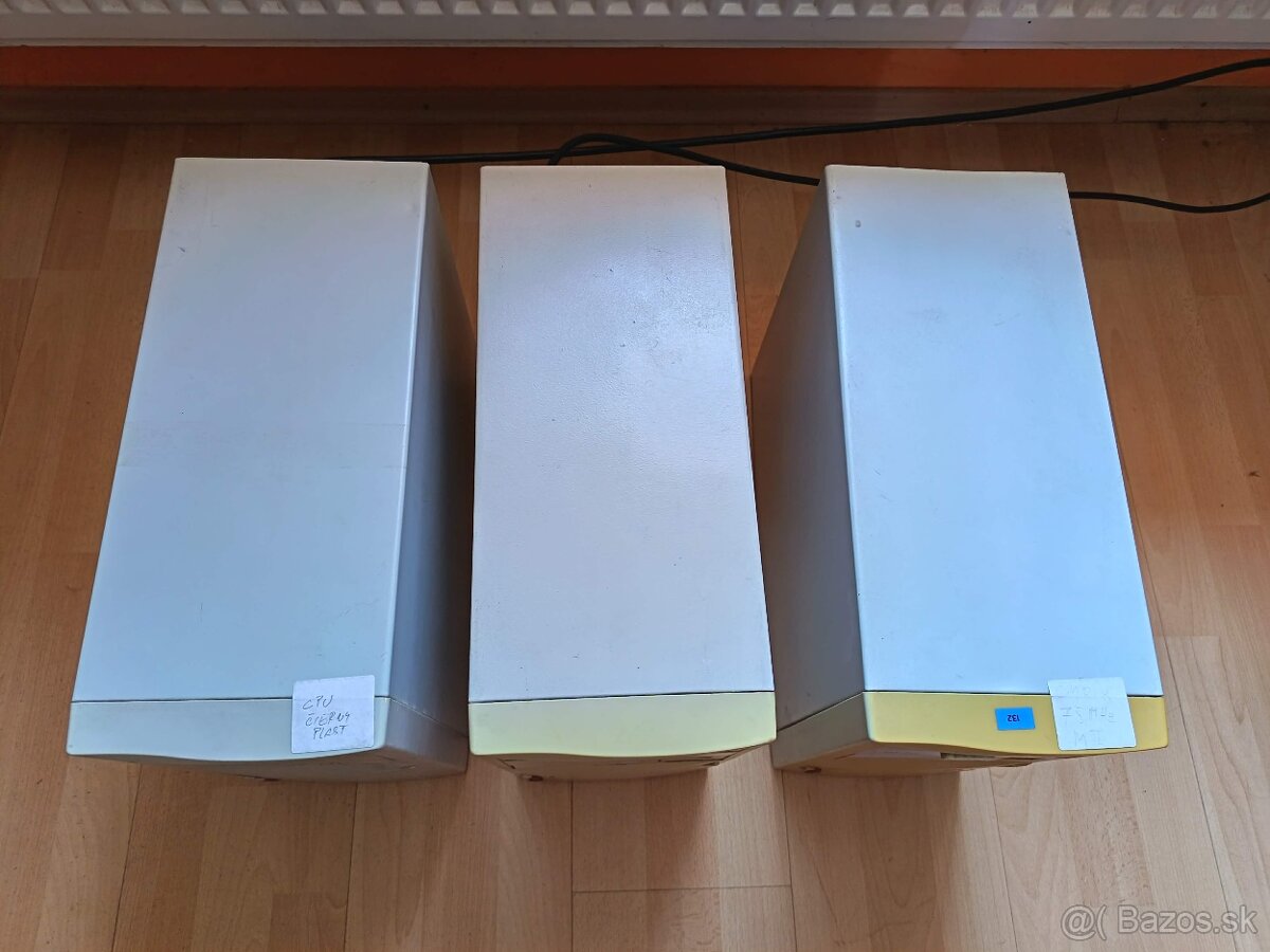 3 staré retro počítače Pentium a iné - 3