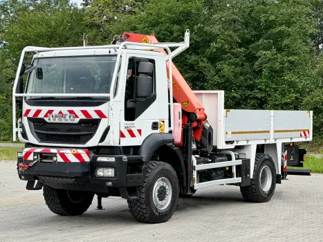 IVECO TRAKKER 360, 4x4, valník s hydraulickou rukou - 3