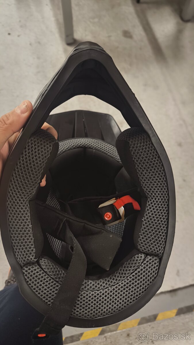 Predám mtb prilby - 3