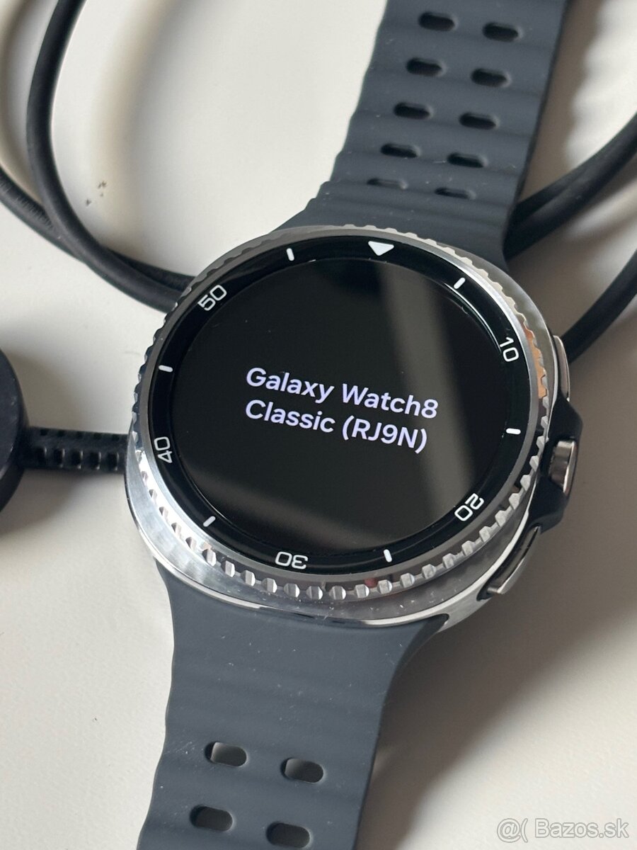 Samsung Galaxy Watch 8 Classic 46mm, Silver & Black - 3