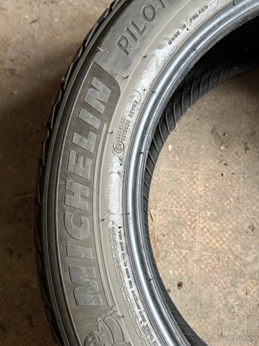 235/55R19 - 3