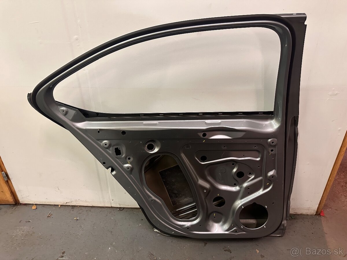 Zadné ľavé dvere Škoda Superb 3 - 3
