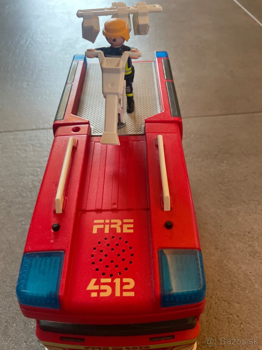 Playmobil hasičské auto - 3