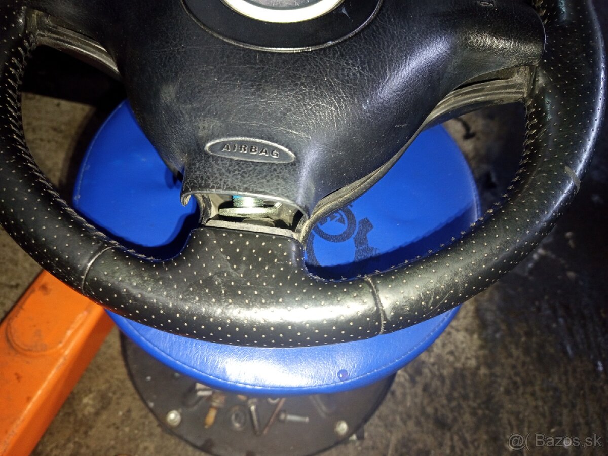 Trojramenný volant Volkswagen - 3