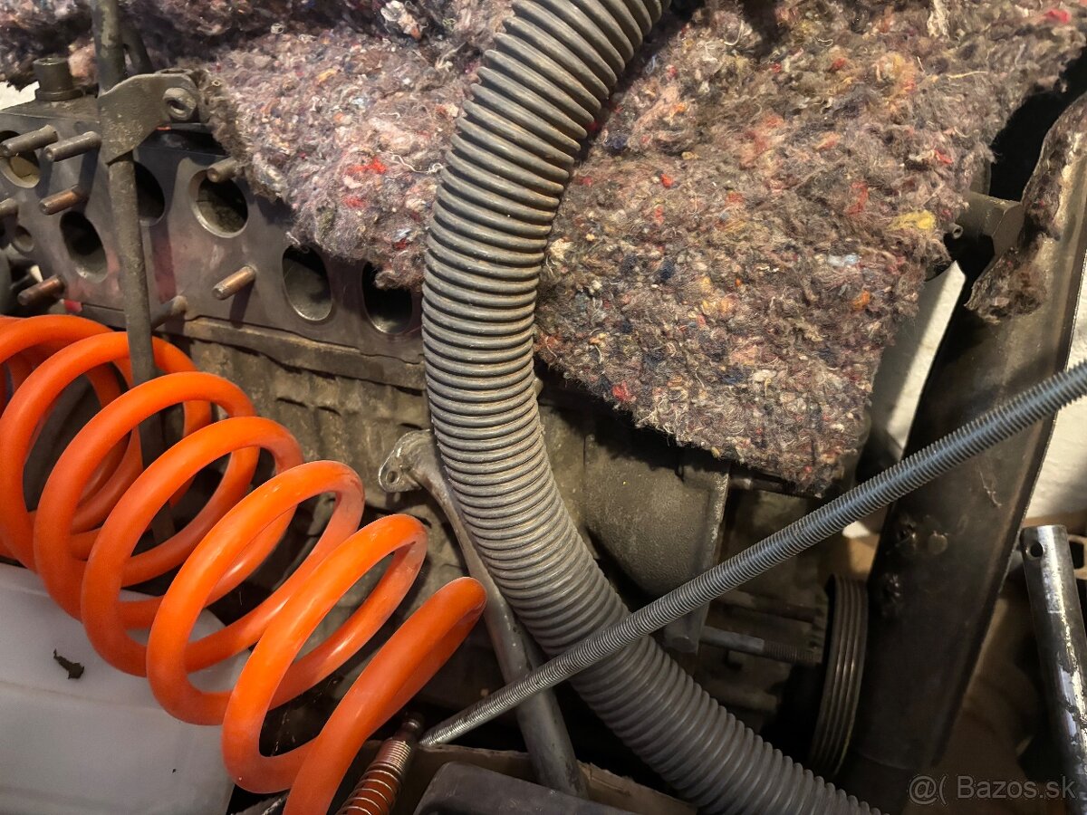 Motor a mix dielov favorit - 3