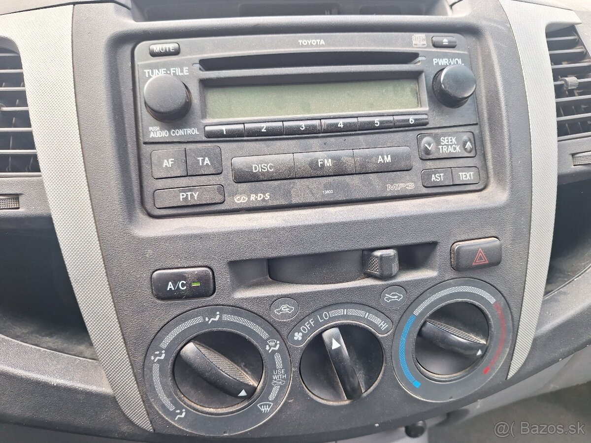 TOYOTA HILUX 2,5 DIESEL 4X4 KLÍMA