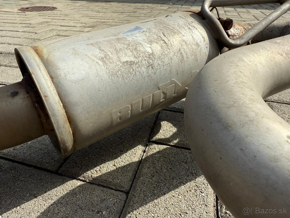 Vyfuk HG MotorSport BullX R32 Look - 3