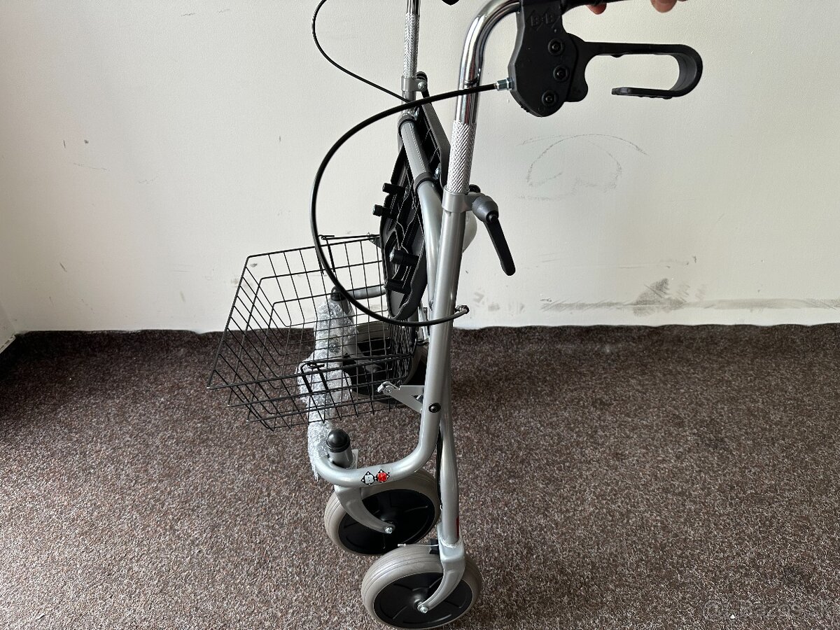 Chodítko pre seniorov - rolátor - 3