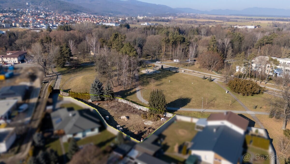 Stavebný pozemok Prievidza – ul. Riečna pri mestskom parku - 3