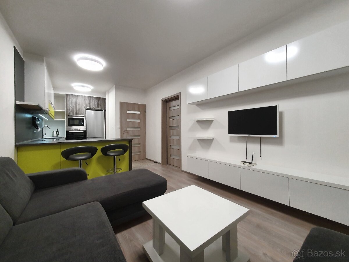 Prenajom moderneho 2-izboveho bytu s terasou a parkovacim mi - 3