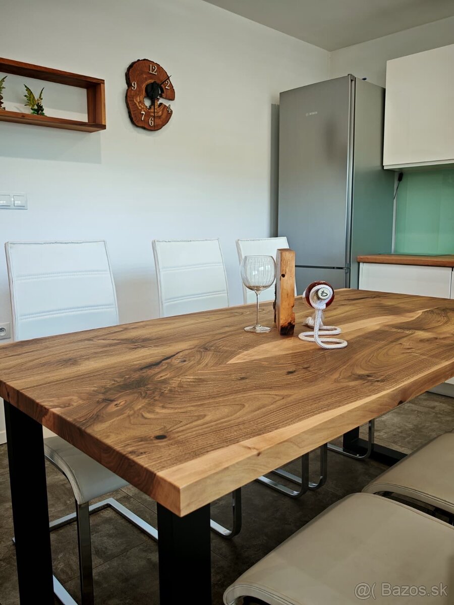 Masívny orechovy stôl - 3