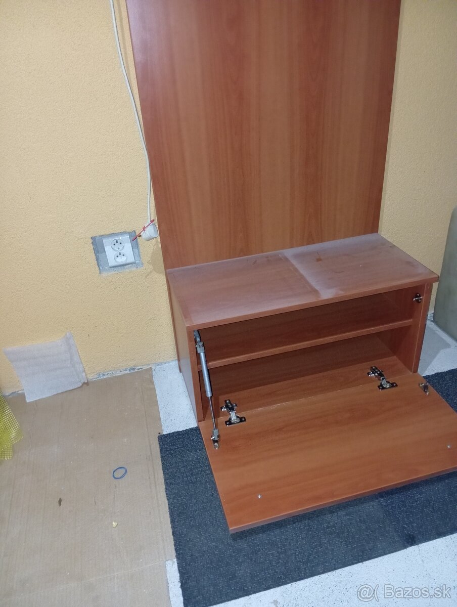 Vešiak a botník - 3