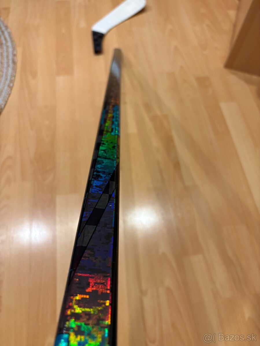 Zlomená BAUER TWITCH - 3