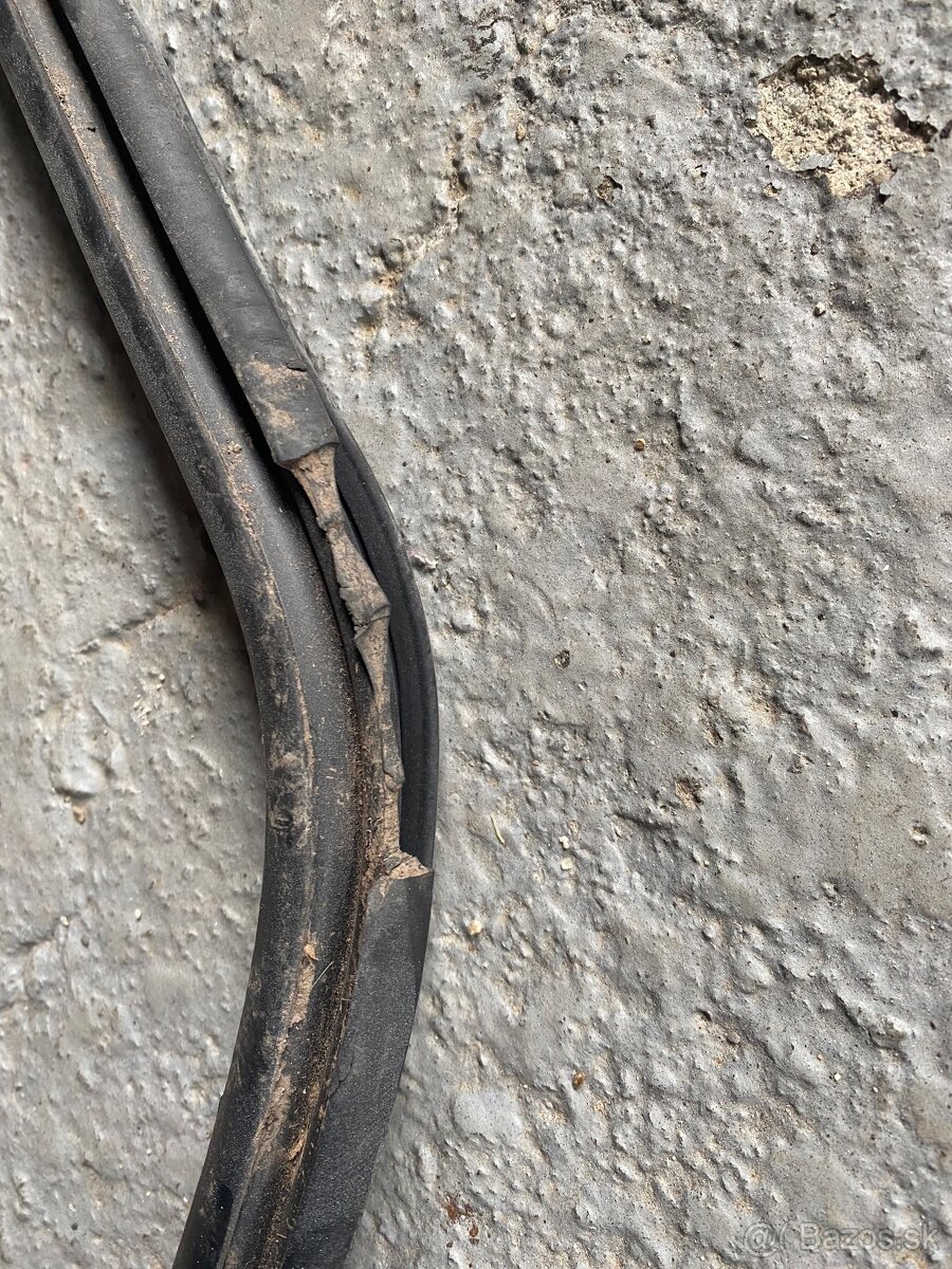 Tesnenie skiel bmw e30 - 3