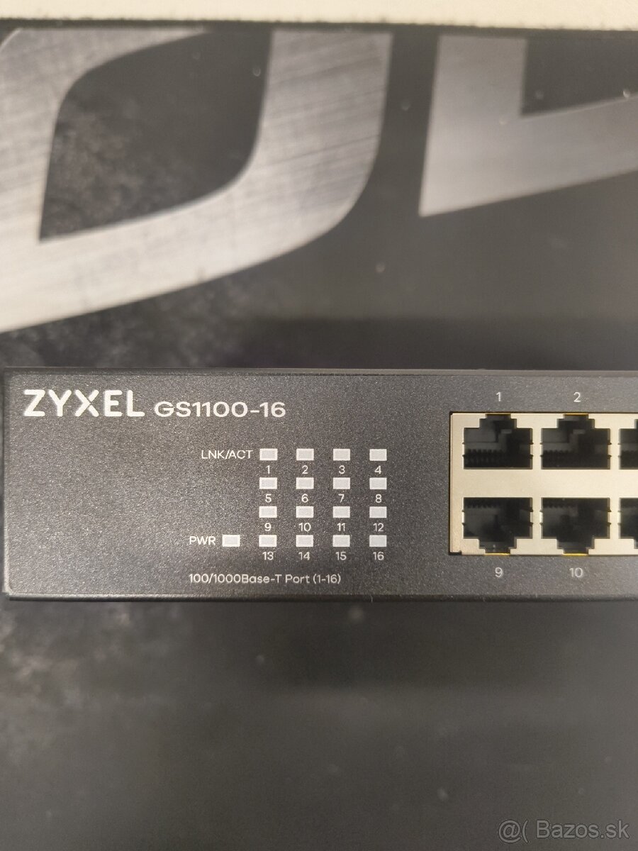 Zyxel GS1100-16 portovy switch - 3