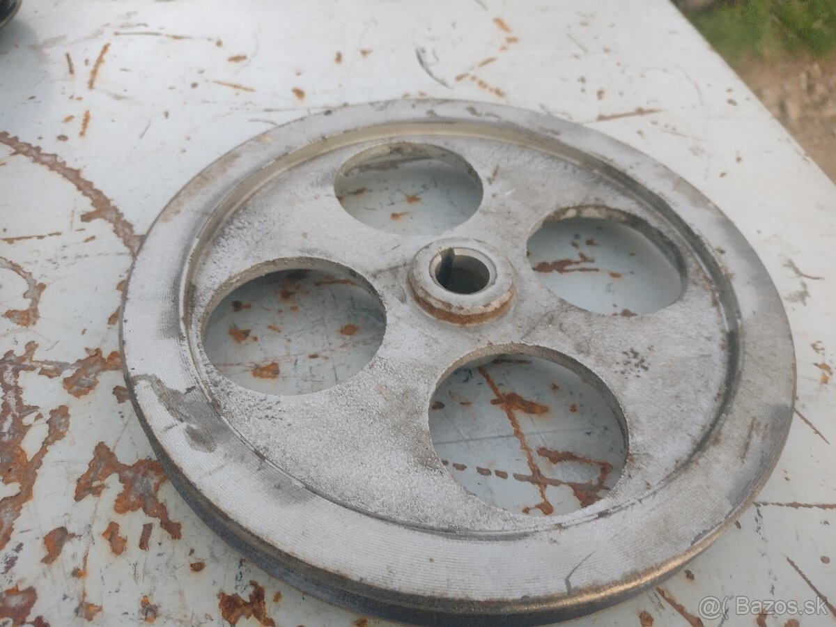 Remenica 218/kužeľ 1x13 - 3