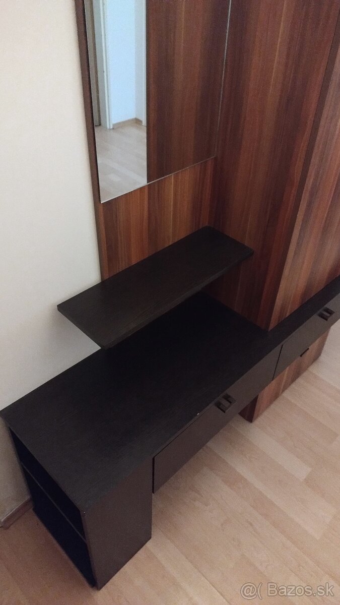 Predsienova skrina - 3