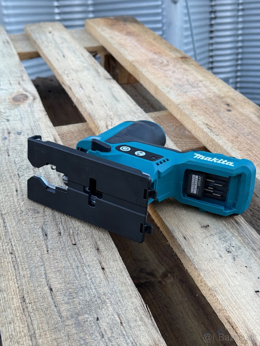 AKU priamočiara píla Makita - 3