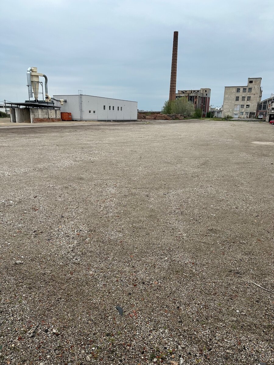 Bošany-Prenajom priestorov aj vonkajšej spevnenej plochy1 - 3