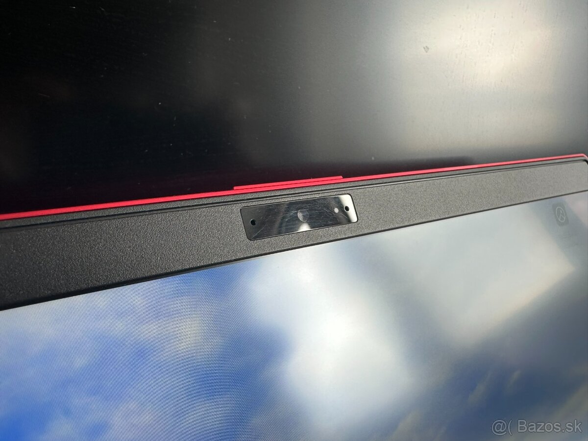 Fujitsu LifeBook U938 červený ultrabook Win 11 - 3