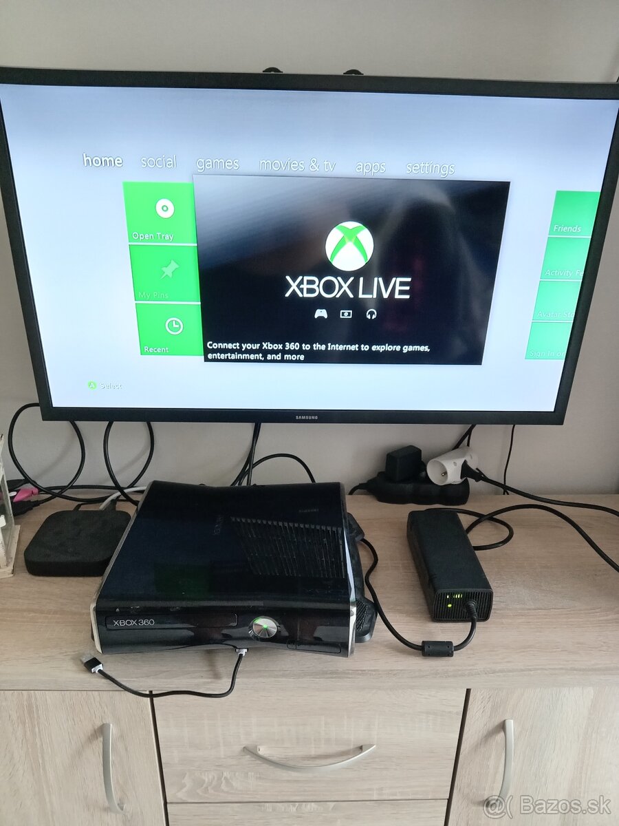 Xbox 360 S - 3