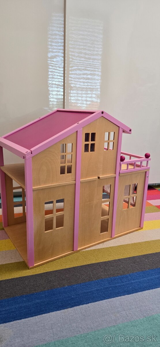 Dreveny domcek s vybavenim pre babiky - 3