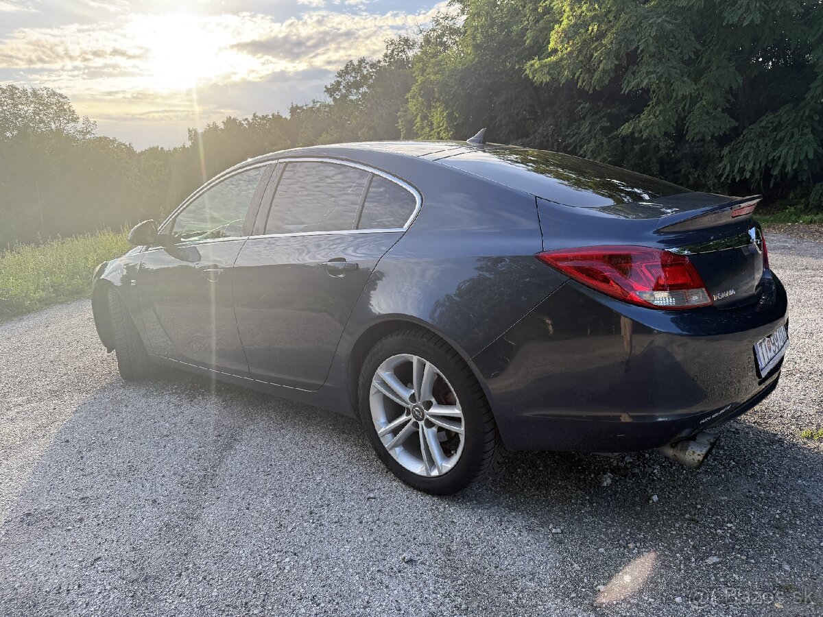 Opel Insignia 1.8 - 3