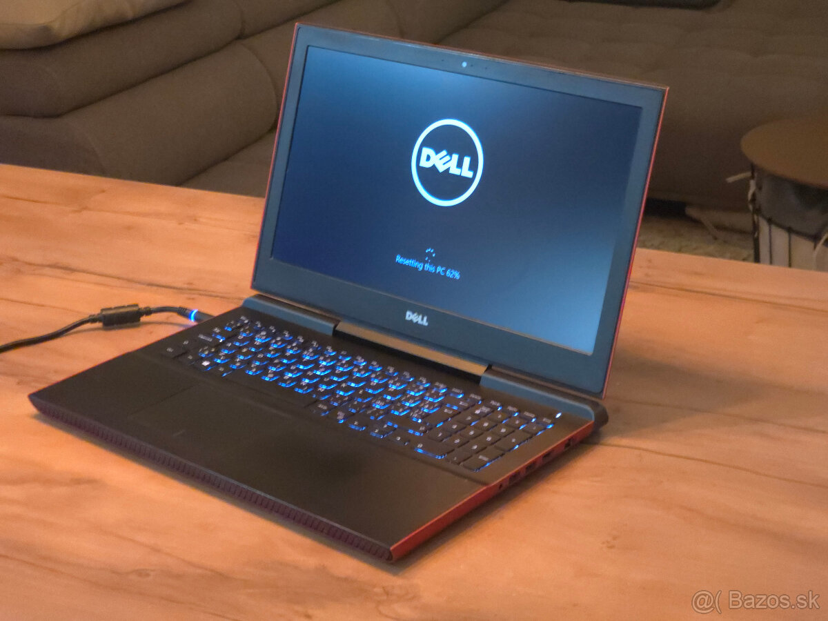 Dell Inspirion 15 7000, červený - 3