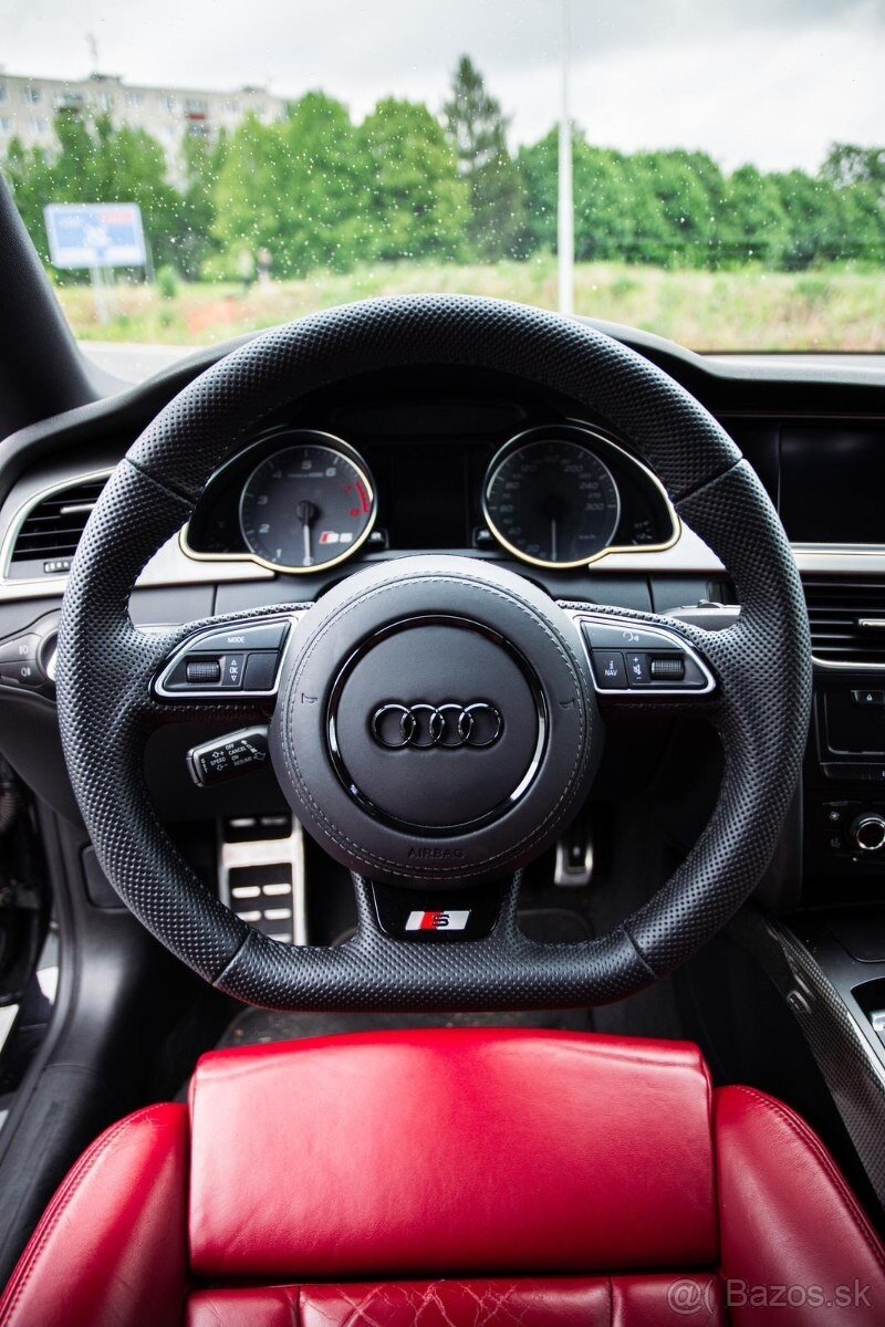 AUDI celoperforovaný volant s MULTIFUNKCIOU a RS F1 pádlami - 3
