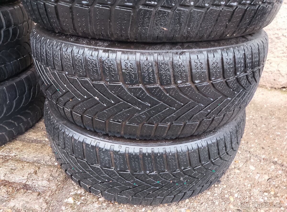 Predám 4ks Zimné Pneumatiky 215/55 R17 M+S DOT 2022 - 3