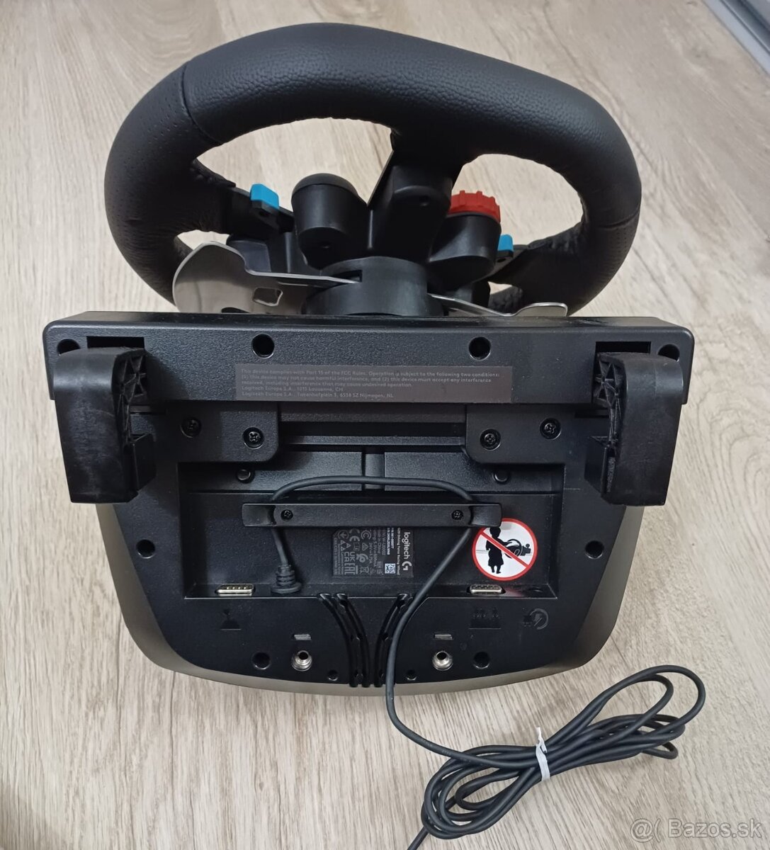Predám herný volant Logitech G29 driving force - 3